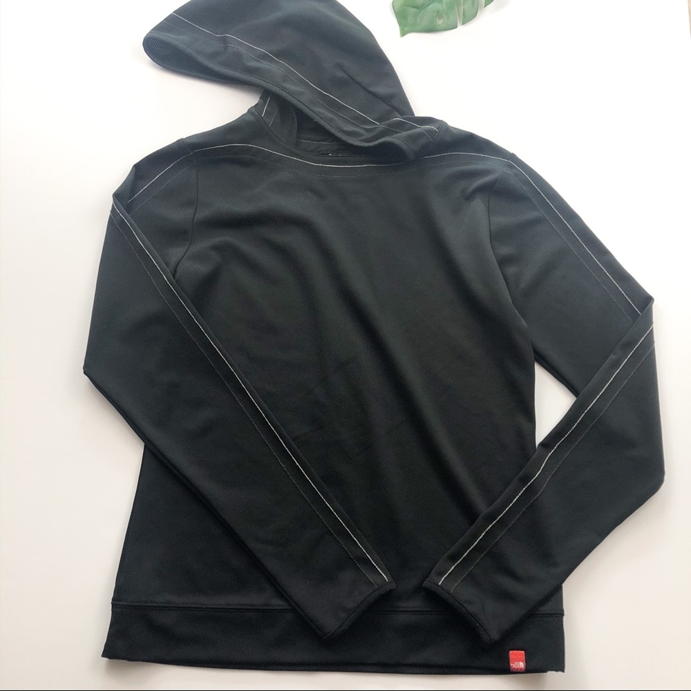 🌟New Listing! The North Face pullover hoodie